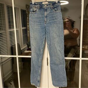 A&F The 90’s Straight Ultra High Rise Curve Love Jeans 2 R 26 Abercrombie Fitch